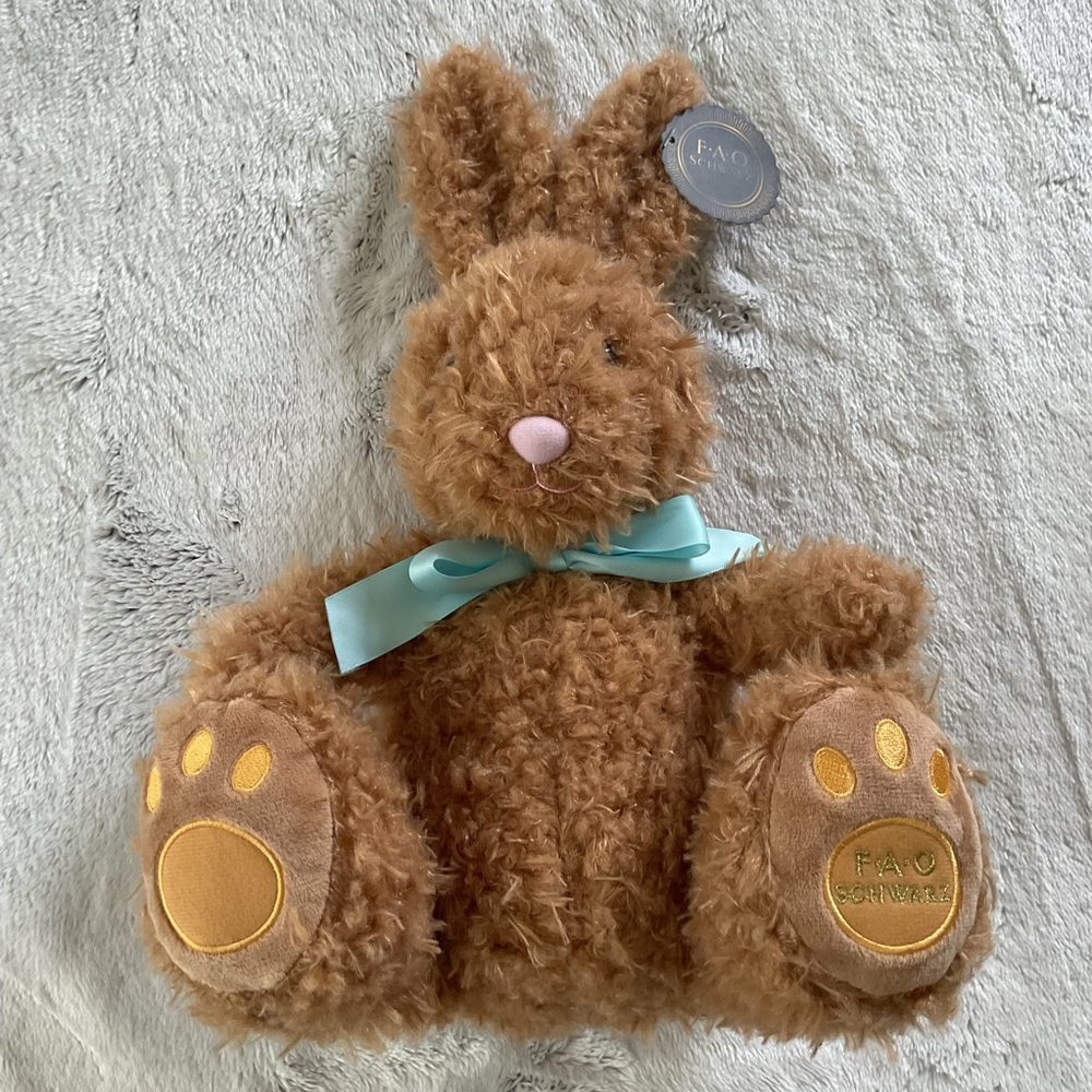 Adorable FAO SCHWARZ 13.5" Plush Stuffie Bunny